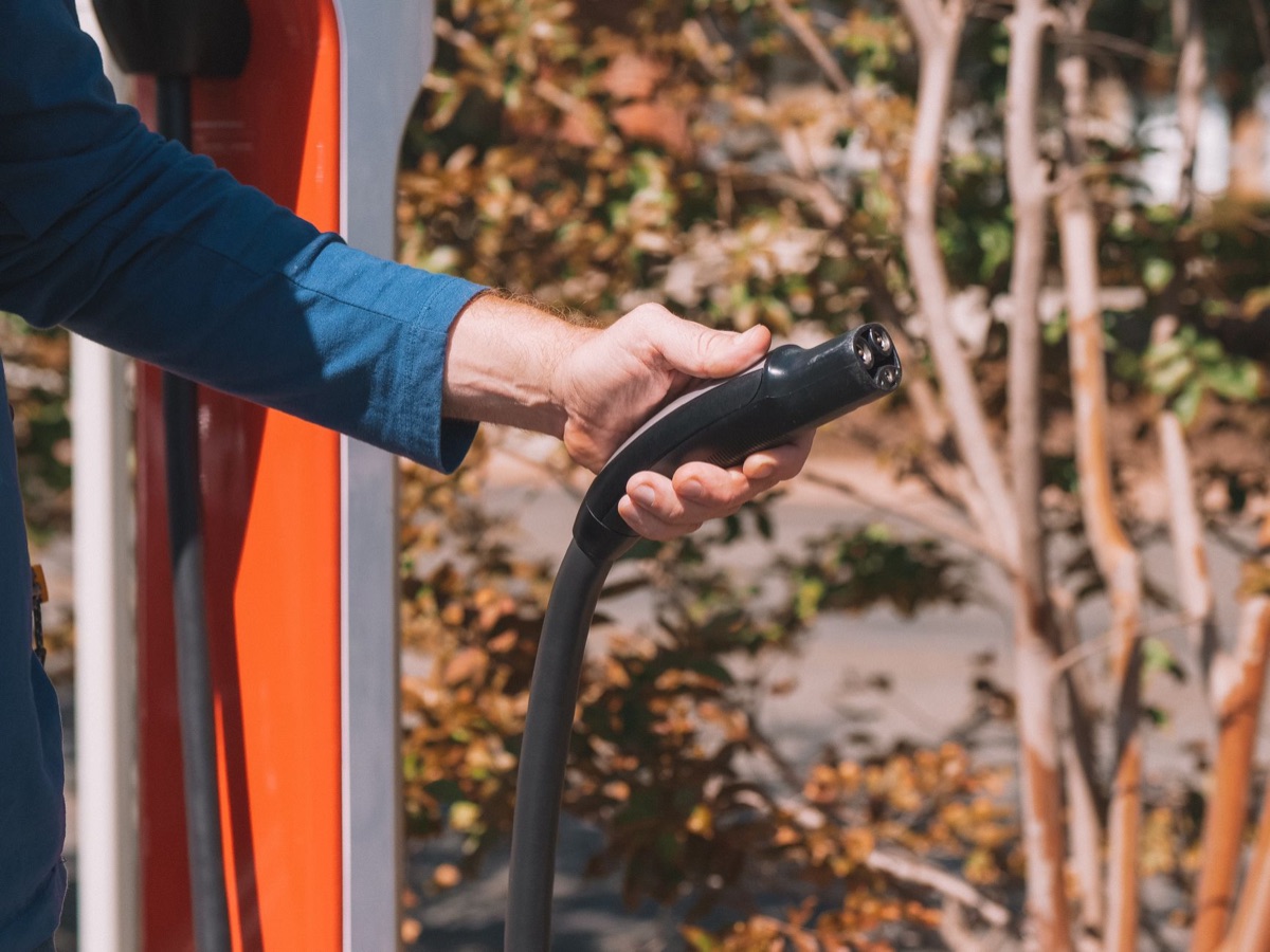 Elektrische auto batterij laden
