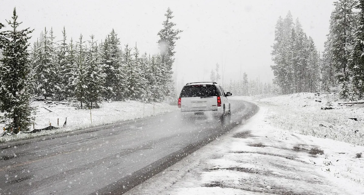 snow, road, suv, winter, car, vehicle, car wallpapers, drive, driving, road trip, nature, snowstorm, snowing, snowfall, conifers, coniferous, snow covered